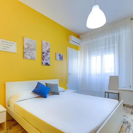 Porta Di Ponente - - Centro Storico - Parcheggio Bici E Moto Gratuito 4*