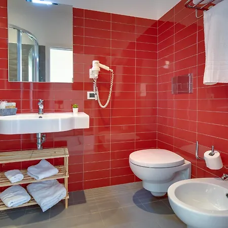 Porta Di Ponente - - Centro Storico - Parcheggio Bici E Moto Gratuito 4*