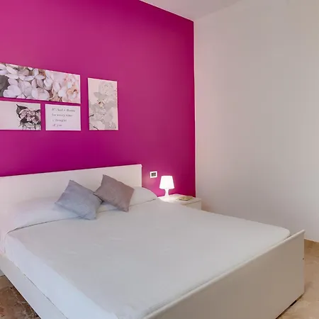 Porta Di Ponente - - Centro Storico - Parcheggio Bici E Moto Gratuito