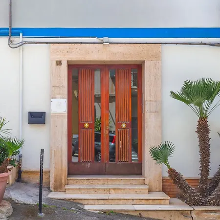 Porta Di Ponente - - Centro Storico - Parcheggio Bici E Moto Gratuito